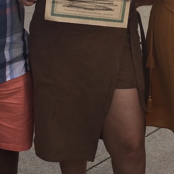 Tan skirt - Picture 1 of 1